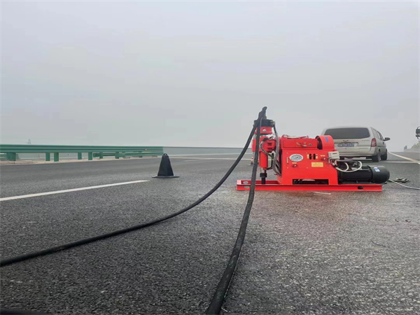 南木林马路路基路面开裂下沉注浆加固灌浆